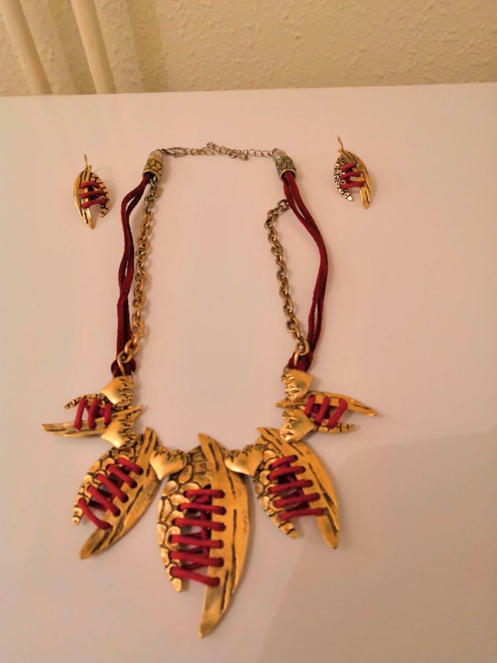 collier et boucles oreilles fantaisie Bijoux et montres