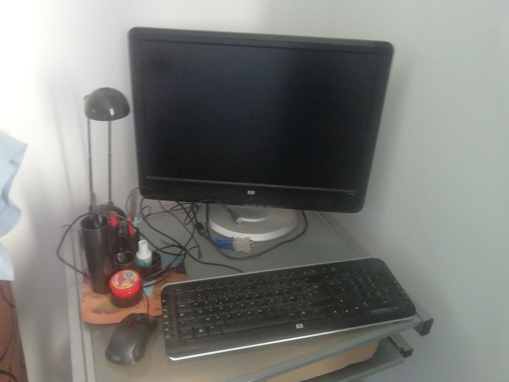 &Eacute;cran ? clavier ? souris Matériel informatique