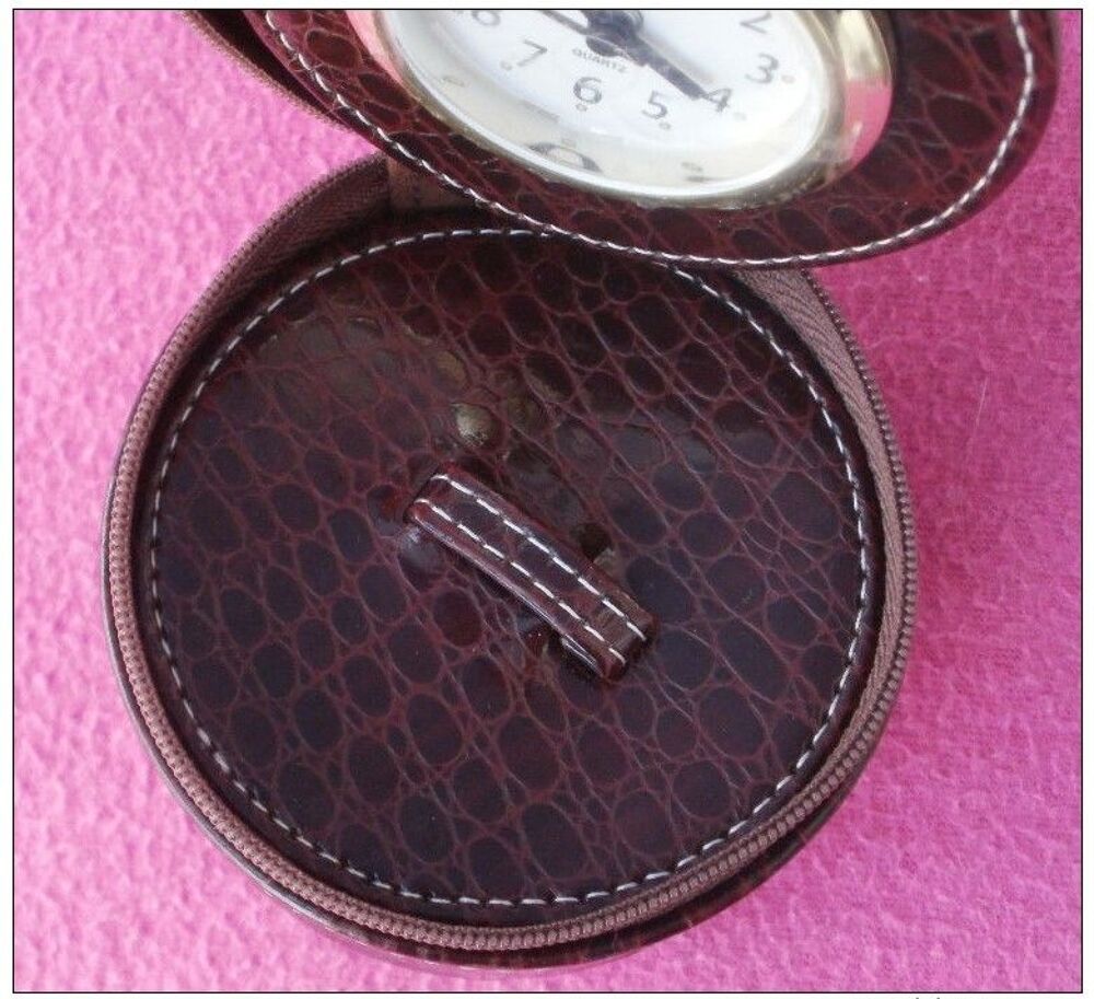 Trousse de voyage pour bijoux et contenant une horloge Bijoux et montres