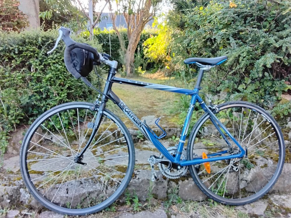 Velo de route D&eacute;cathlon
Vélos