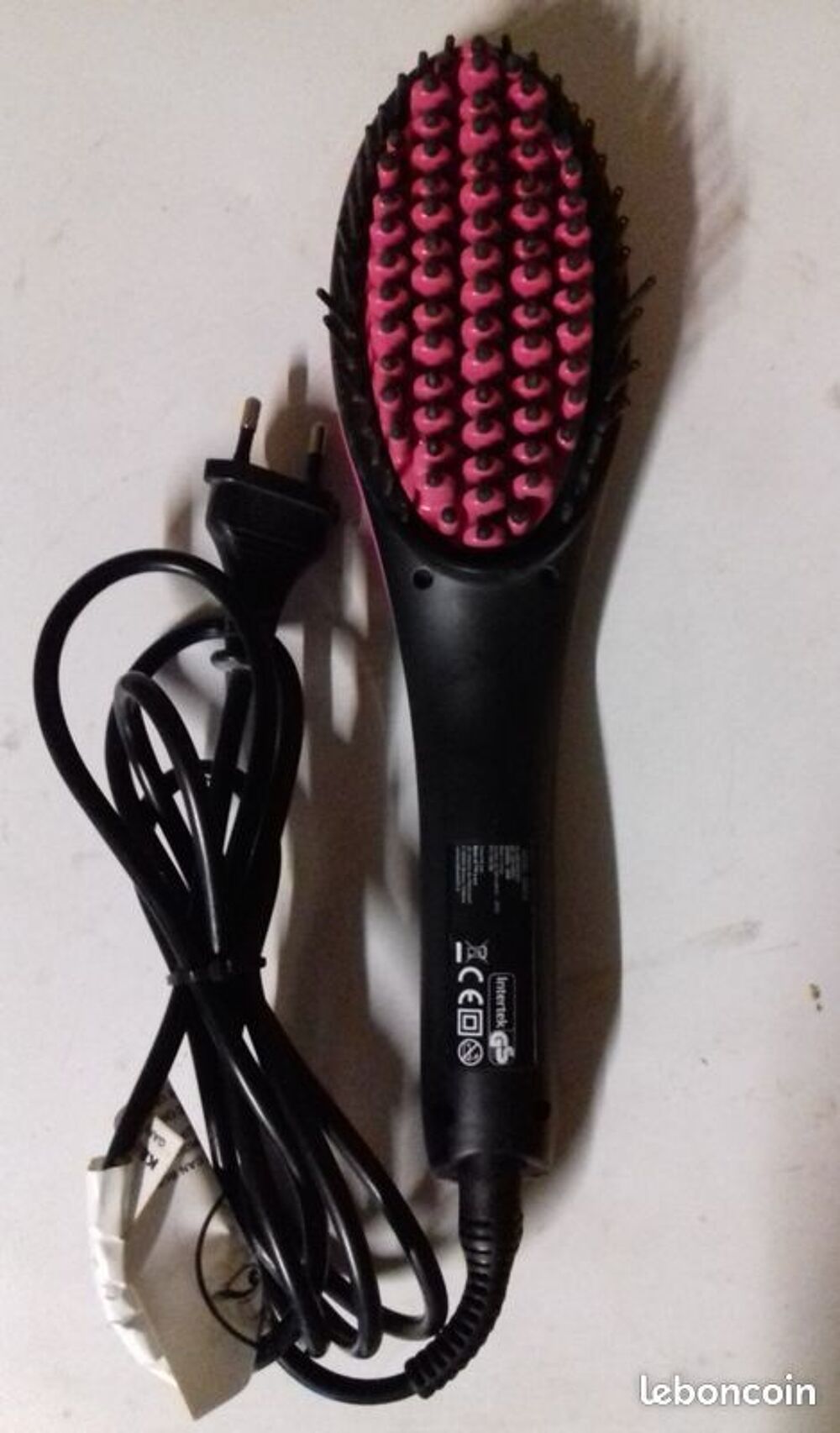 Brosse lissante et chauffante Electroménager