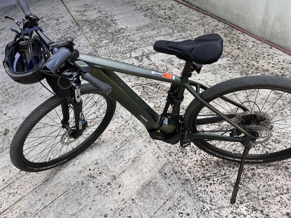 Velo Hibride Canyon pathlite on 4 , Il a &eacute;t&eacute; achet&eacute; en janvier 2024 Taille M, elle est presque neuf, sauf qu'il n'a pas d'emballage, avec 98km Vélos