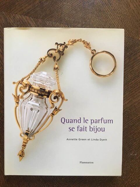 Beaux et anciens livres comme neuf sur les bijoux parfum, 25 Nice (06)