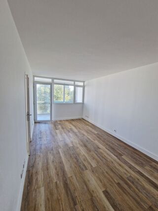 Vente Appartement EXCLUSIVITÉ – T4 83 m² rénové avec loggia de 13 m² – Cave – Ascenseur Évry