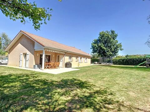   Maison familiale plain pied 144 m� + grange 100m2 Maison - 6 pi�ce(s) - 244 m�