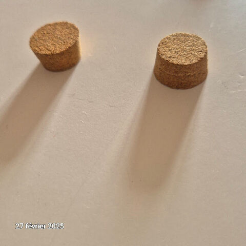 Lot de 2 Bouchons bondes en liège , neufs, 1 Saumur (49)