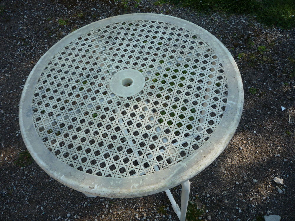 Table de jardin (L)
Meubles
