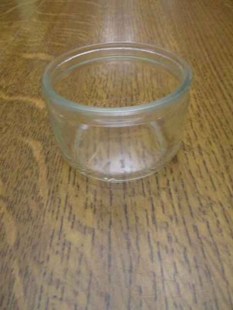 50 petits pots en verre pour tout 4,5 x 6,8  = 0,30 cts 0 M�rignies (59)