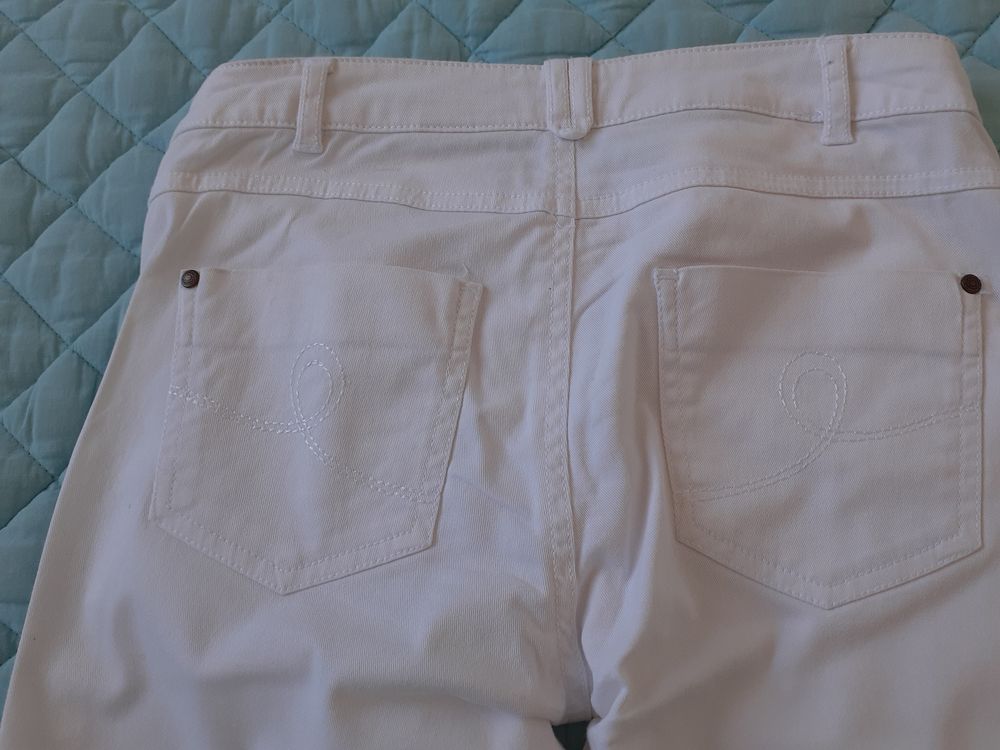 PANTACOURT femme "CAMAIEU" 34 Vêtements