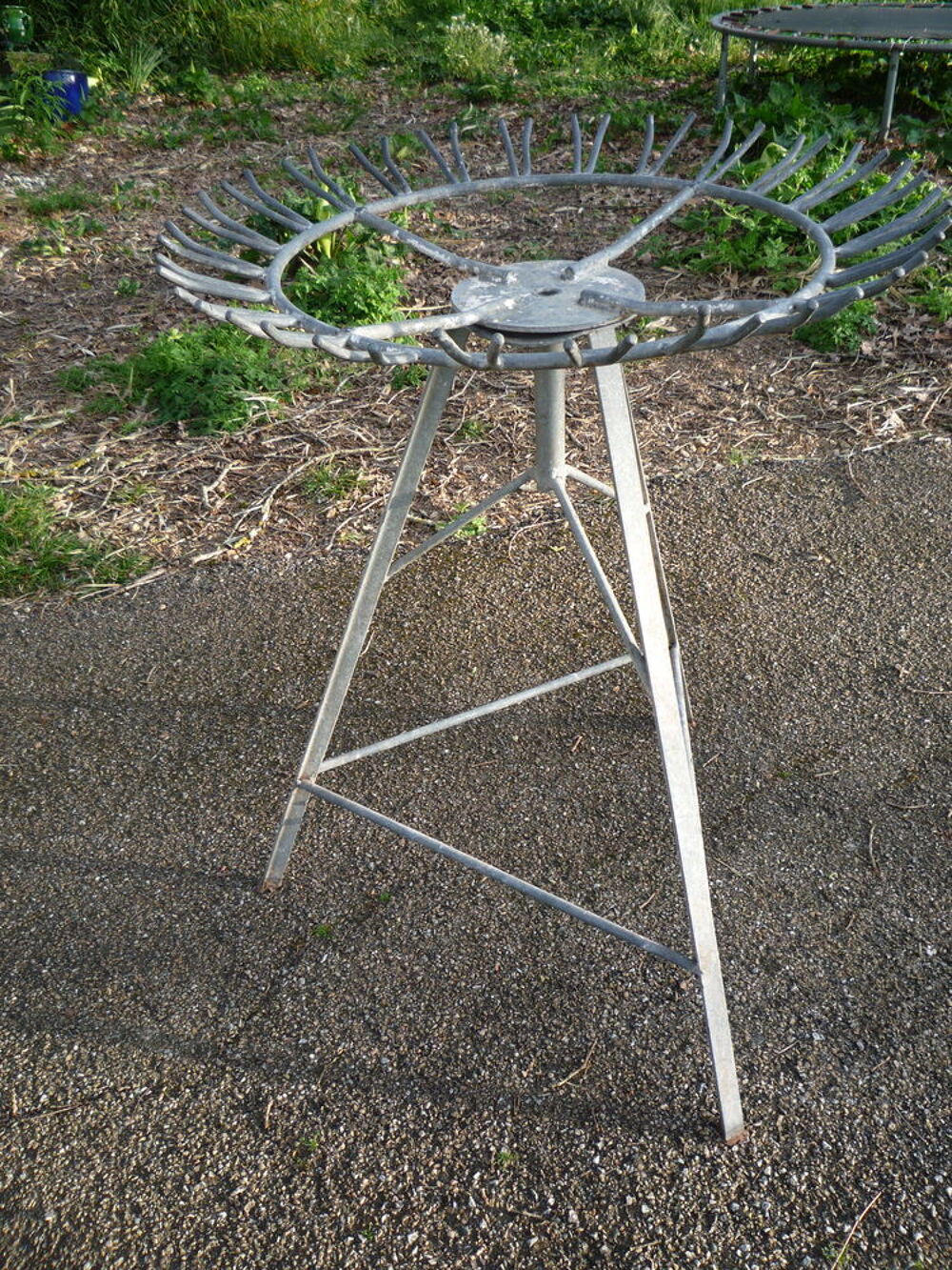 Support / pr&eacute;sentoir pivotant /amovible
Bricolage