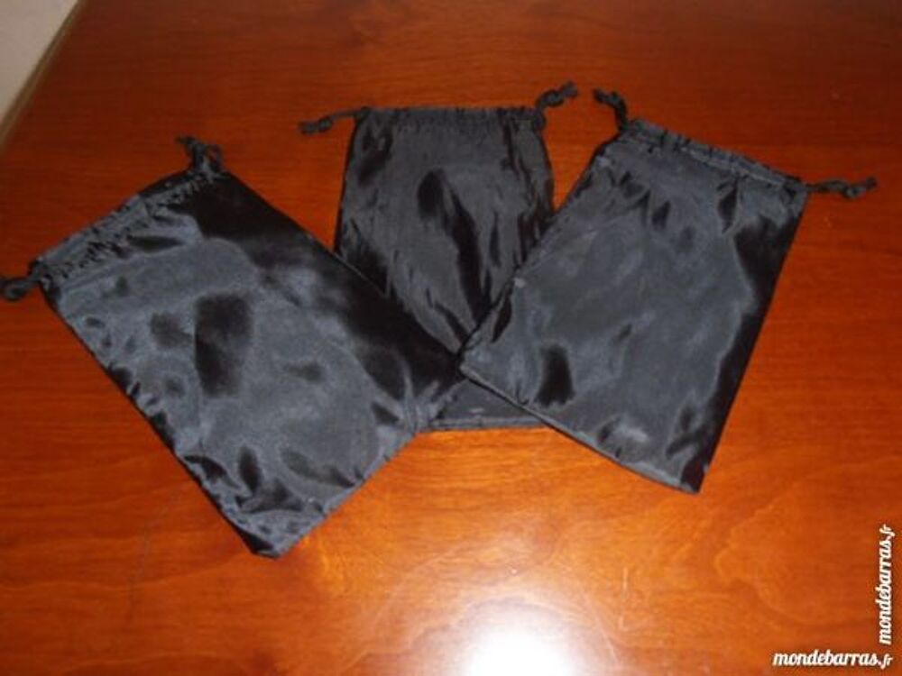 Lot de 3 pochettes noires (40) Maroquinerie
