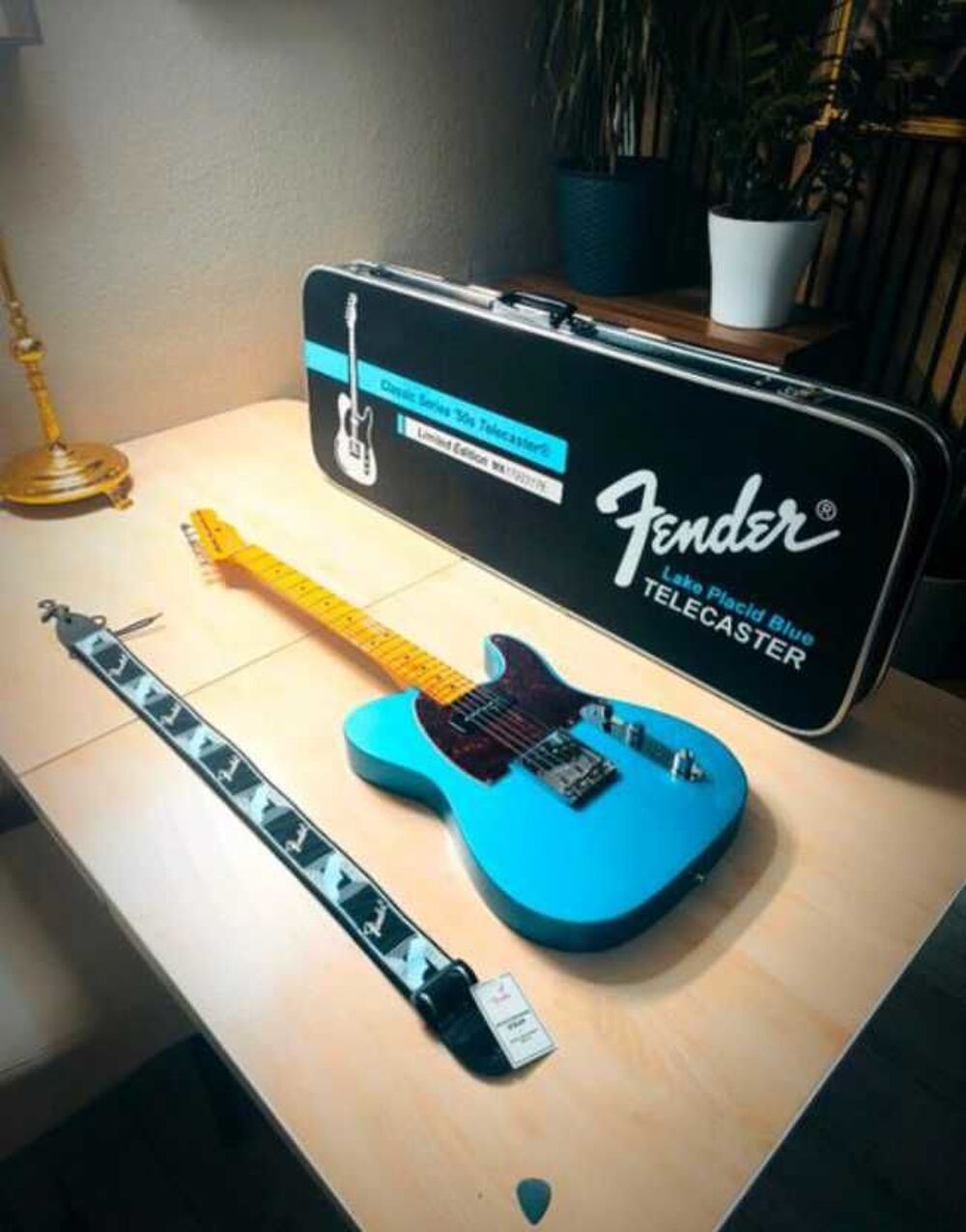 guitare Fender limited edition Instruments de musique