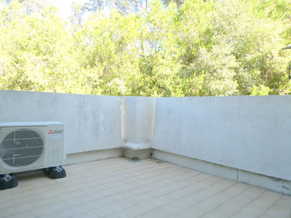 Location Appartement T1 de 33 m2 terrasse parking quartier Facultés Hopitaux Aiguelongue Montpellier