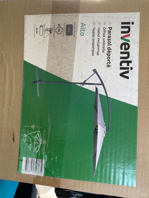 PARASOL DPORT. Diam : 3 M 50 Prunelli-di-Fiumorbo (20)