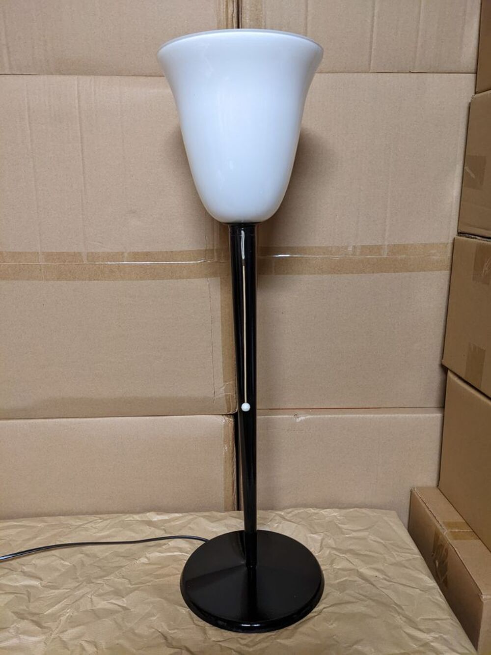 Lampe art d&eacute;co MAZDA LITA LAQUE NOIRE en parfait &eacute;tat. 
D'&eacute;p Décoration