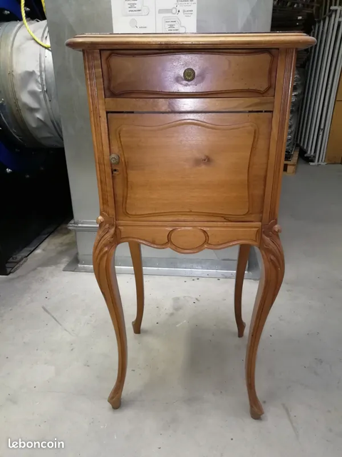 Table de chevet style louis XV 40 Dortan (01)