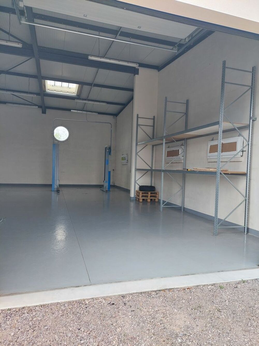Location Atelier bâtiment de 2012 en structure béton de 160 M2 Golbey