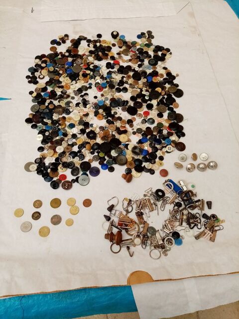  �norme lot boutons accessoire couture jeton monnaie pi�ce  6 Chartres (28)