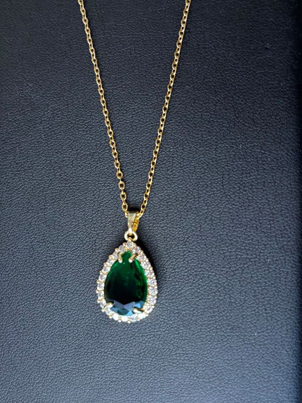 Collier pendentif en acier inoxydable Bijoux et montres