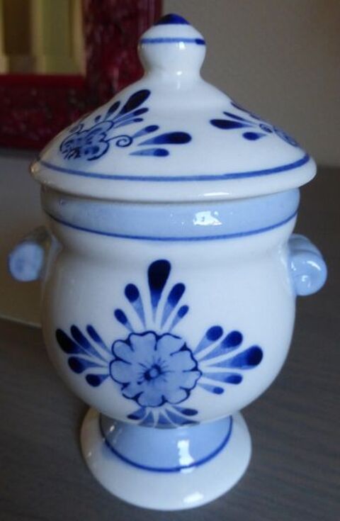 POT et couvercle - ton bleu et blanc - neuf - 2 Doussard (74)