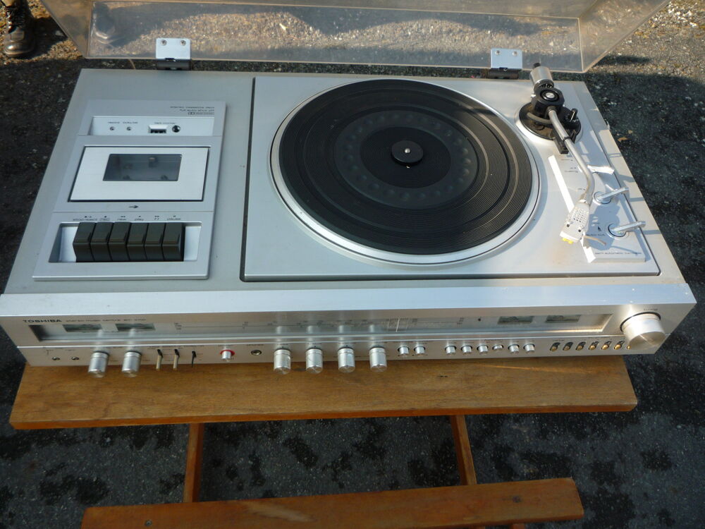 Platine disque/radio /cassette TOSHIBA
Audio et hifi