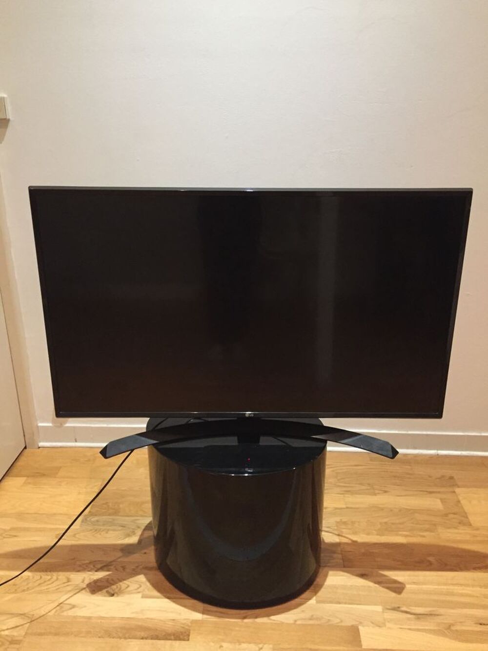 TV LG 43 pouces (108 cm) / fonctionnelle Photos/Video/TV