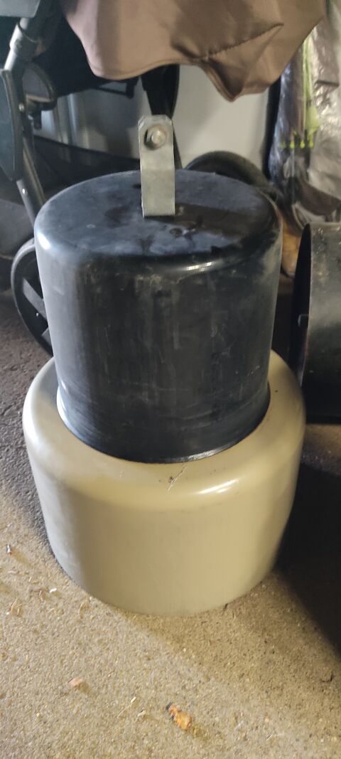 3 lampes industrielles 60 Rivesaltes (66)