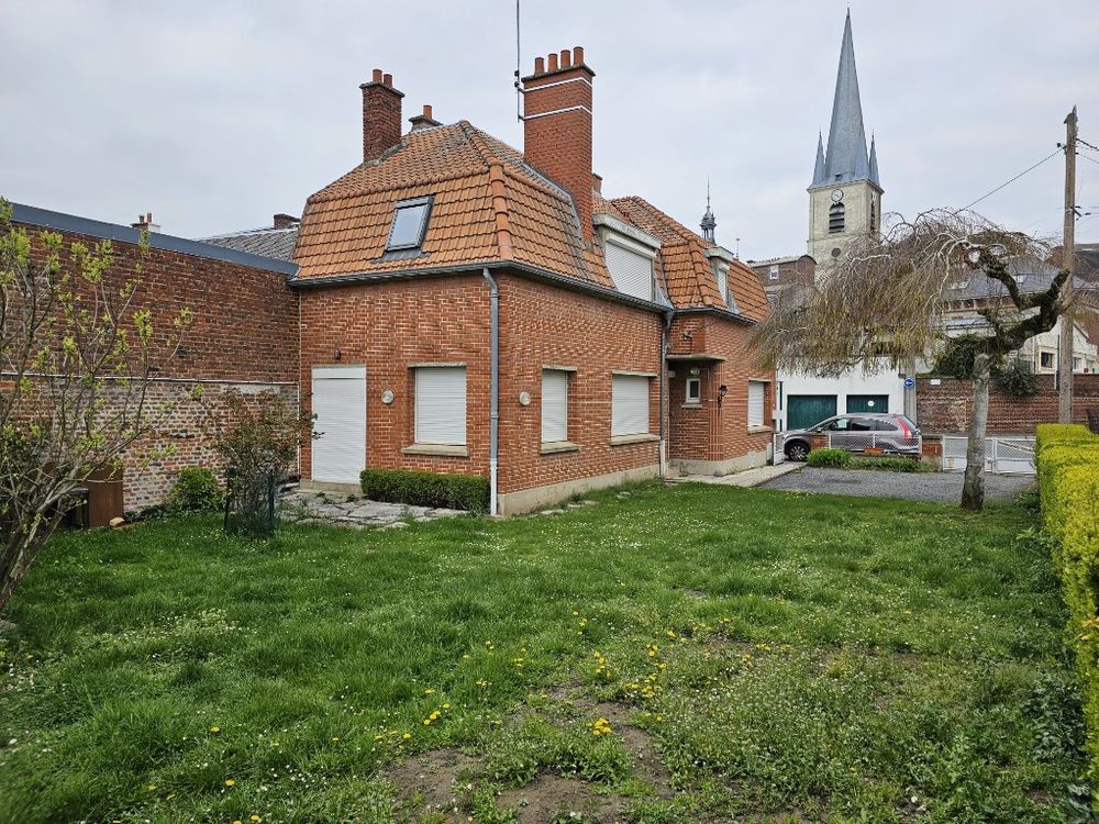 Maison 8 pièces 120 m² · à Solesmes · 120 m² · 140 000 €