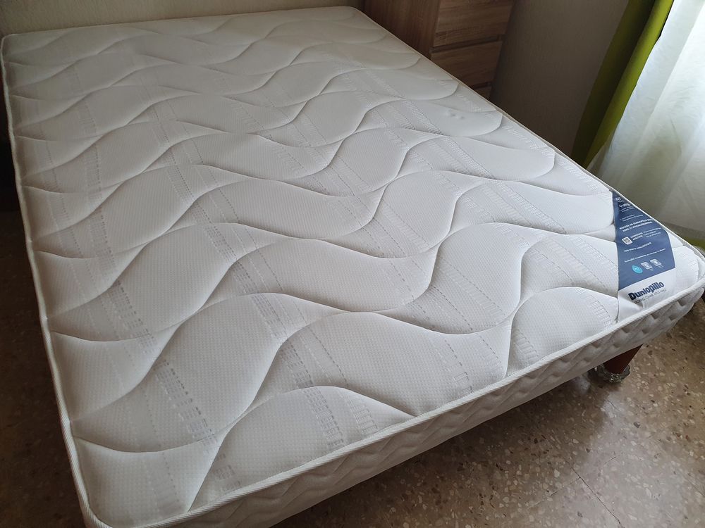 MATELAS ET SOMMIER 90X190 quasi neuf us en lot ou s&eacute;par&eacute; Meubles