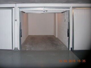  Parking / Garage à louer 12 m² Saint-raphaël