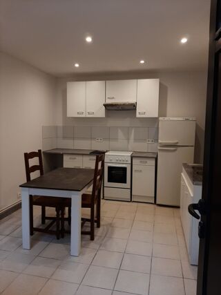  Appartement à louer 3 pièces 49 m² Chambéry