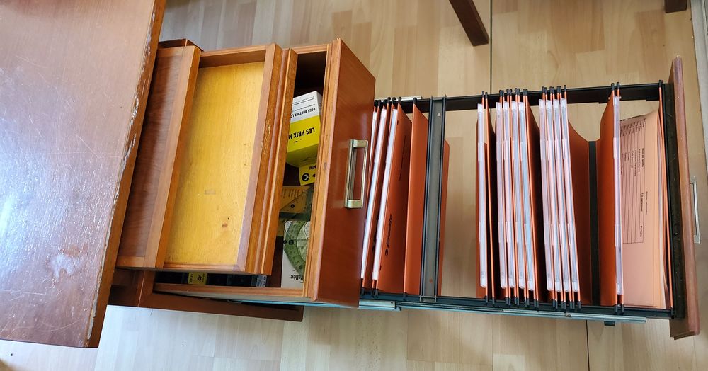 Bureau bois massif marque Burwood Meubles