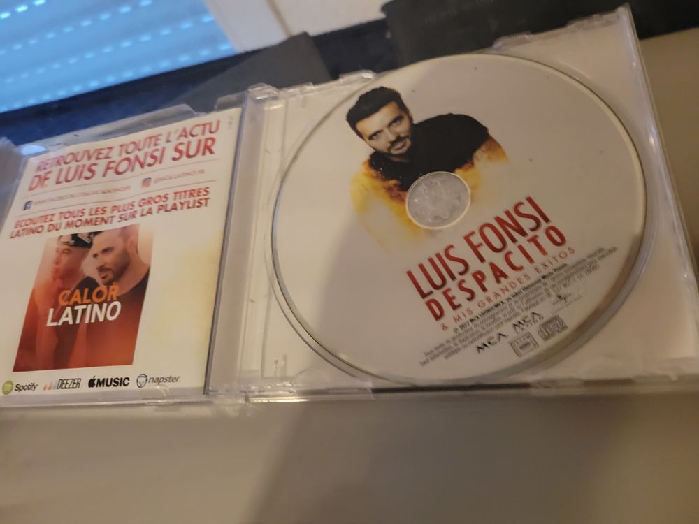 Cd luis fonsi album despacito 18 titres ras &amp; 2 titres ray&eacute;s Audio et hifi