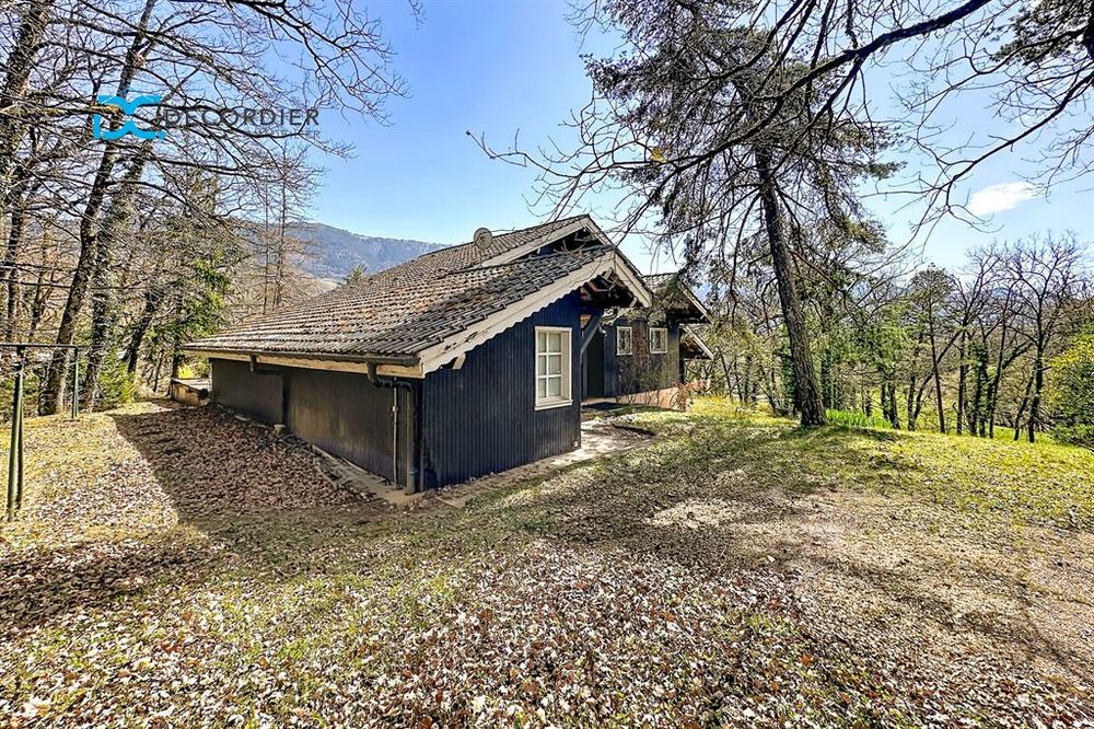 Vente Maison LYAUD - PROPRIETE 18 689 M² ET MAISON DE 180M2 Lyaud