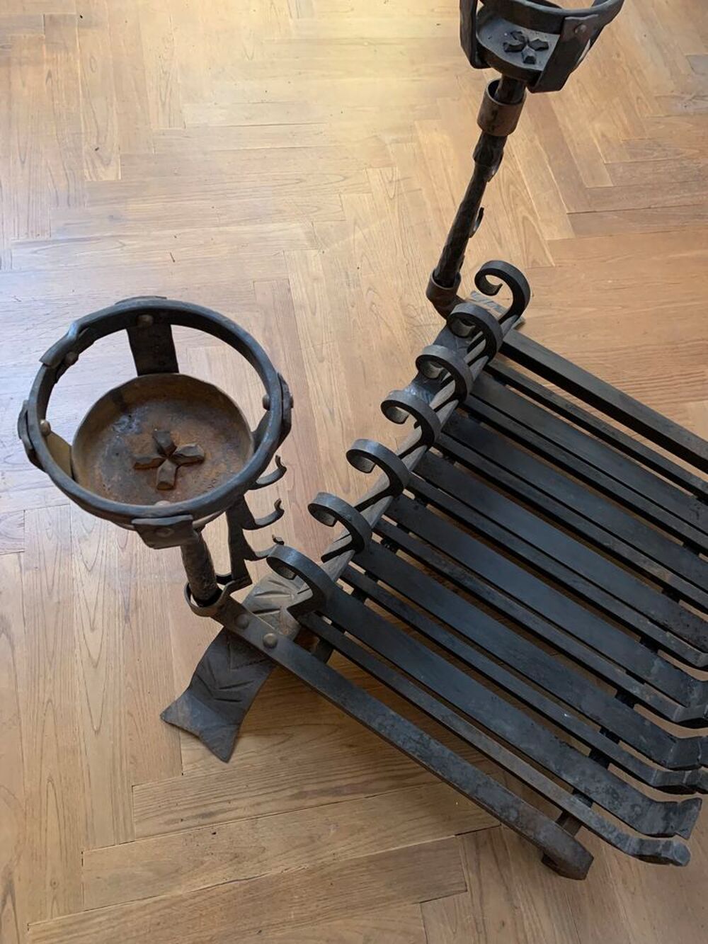 PAIRE DE CHENETS LANDIER AVEC PORTE B&Ucirc;CHES Dcoration