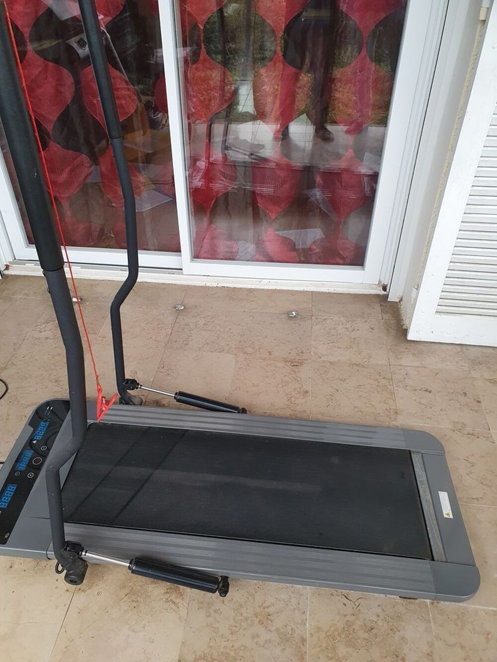Tapis de courses comme neuf servi 6mois Sports