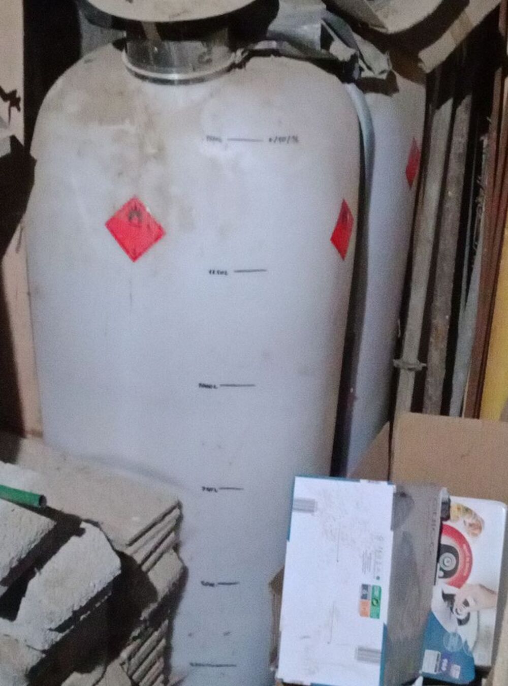 Installation fioul compl&egrave;te chaudi&egrave;re+citerne+chemin&eacute;e+acces Bricolage
