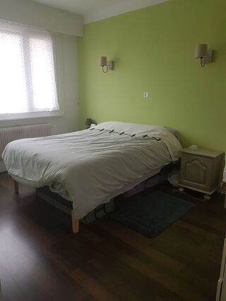  Appartement à louer 3 pièces 77 m²