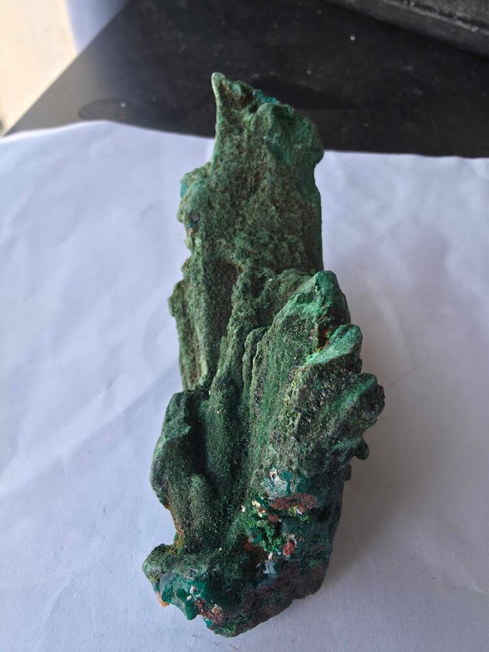 Dioptase Cristallis&eacute;e &amp; Malachite Velours RDC de Collection 196g 