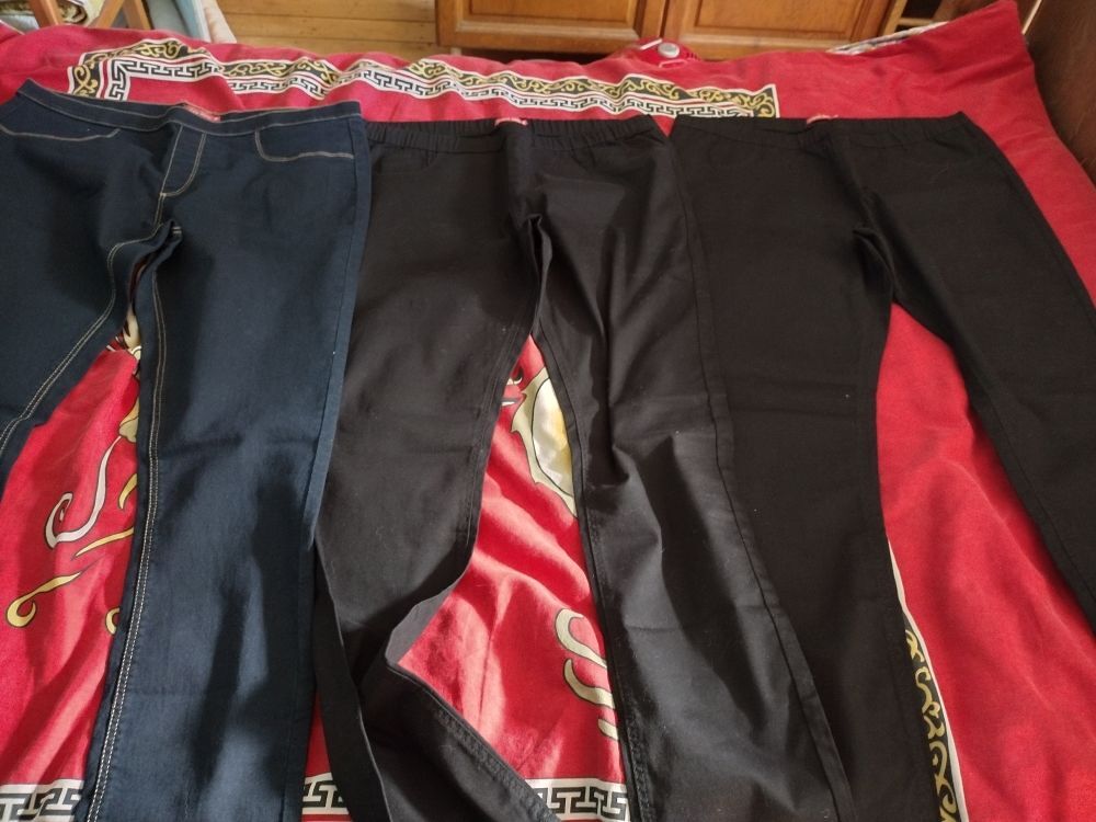 3 pantalons slim Vêtements