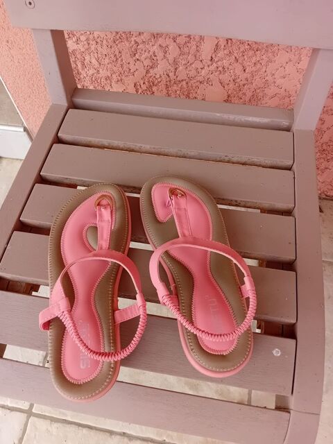 Chaussures, sandales, bottes (taille 39) 90 Attignat (01)