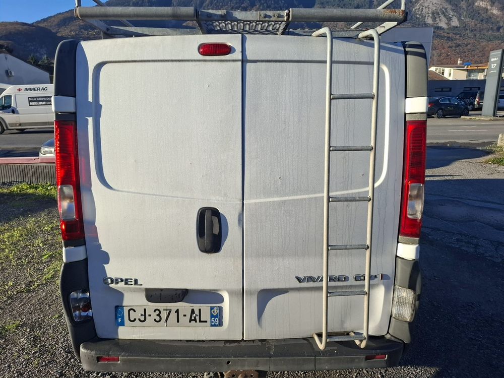 Vivaro VIVARO CA 2700 C1 2.0 CDTI 115 PACK CLIM 2008 occasion 74000 Annecy