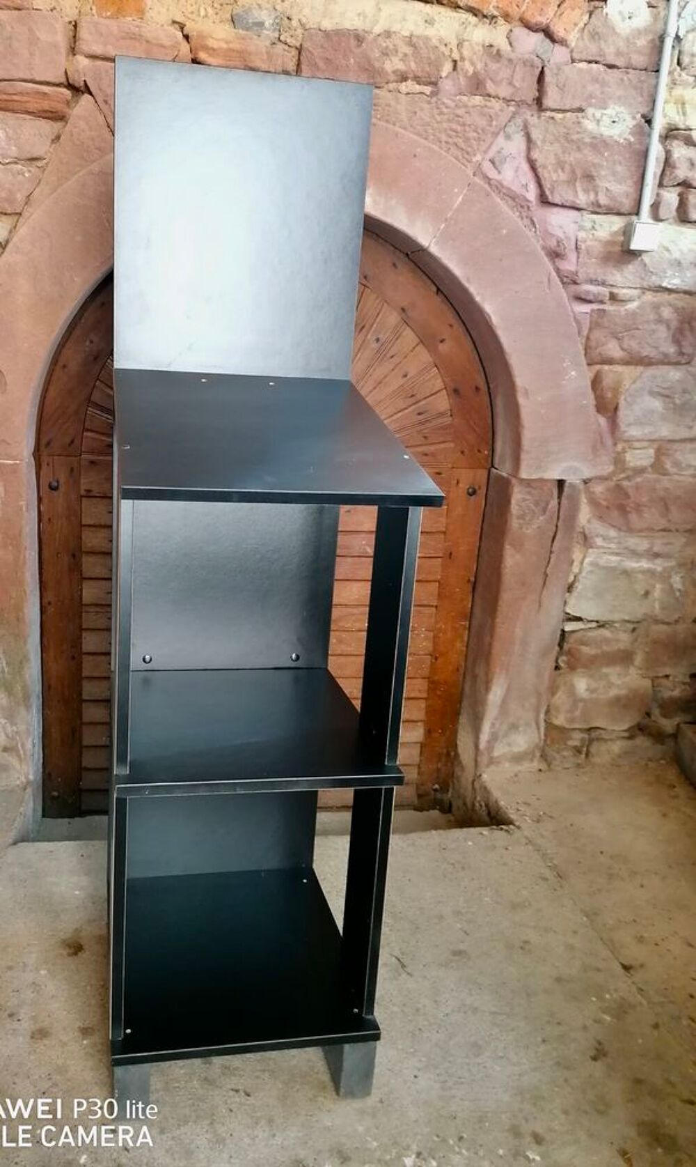 Grand pr&eacute;sentoir ou meuble de rangement (livres, habits...). Meubles
