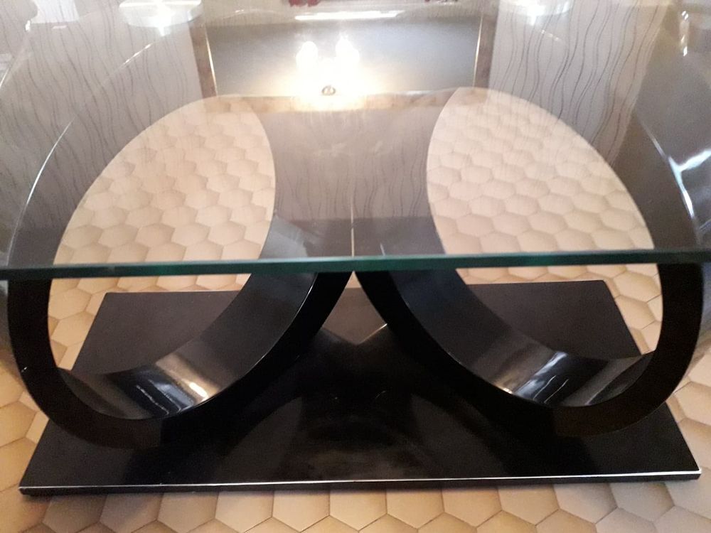 donne table de salle a manger avec plateaux en verre Meubles