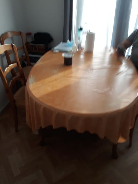 Table a manger+6chaises 80 La Riche (37)