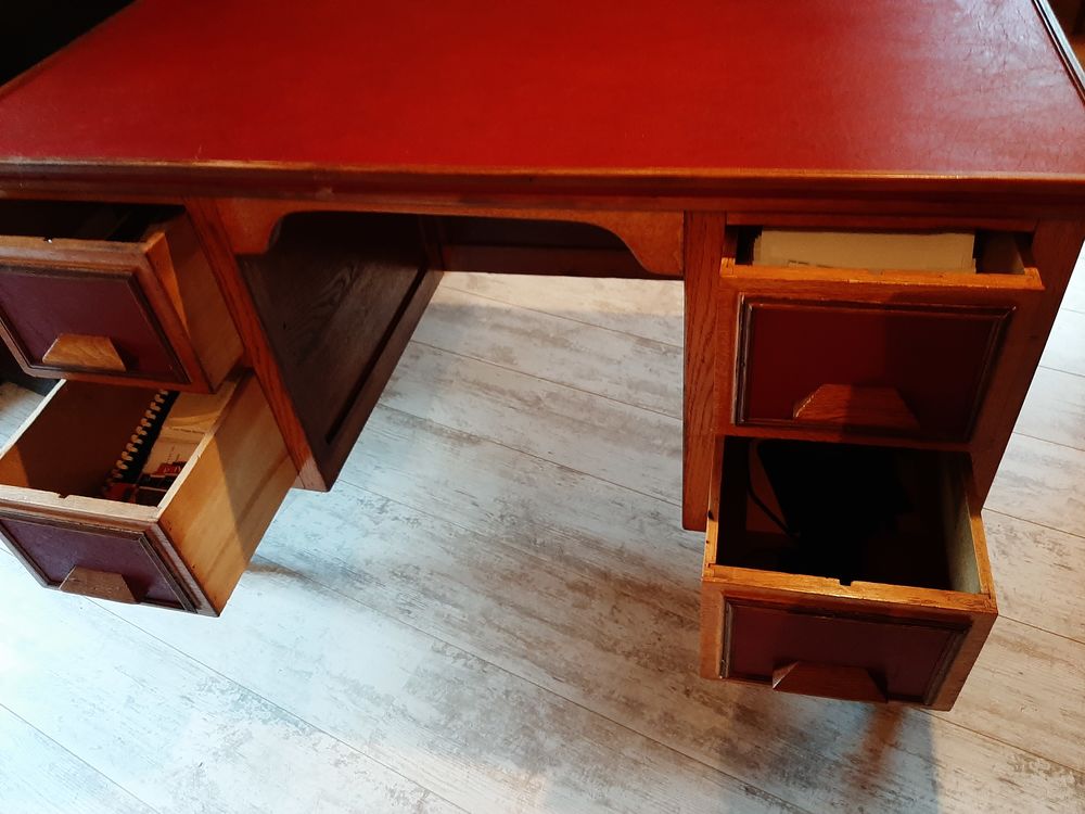 Bureau. Meubles