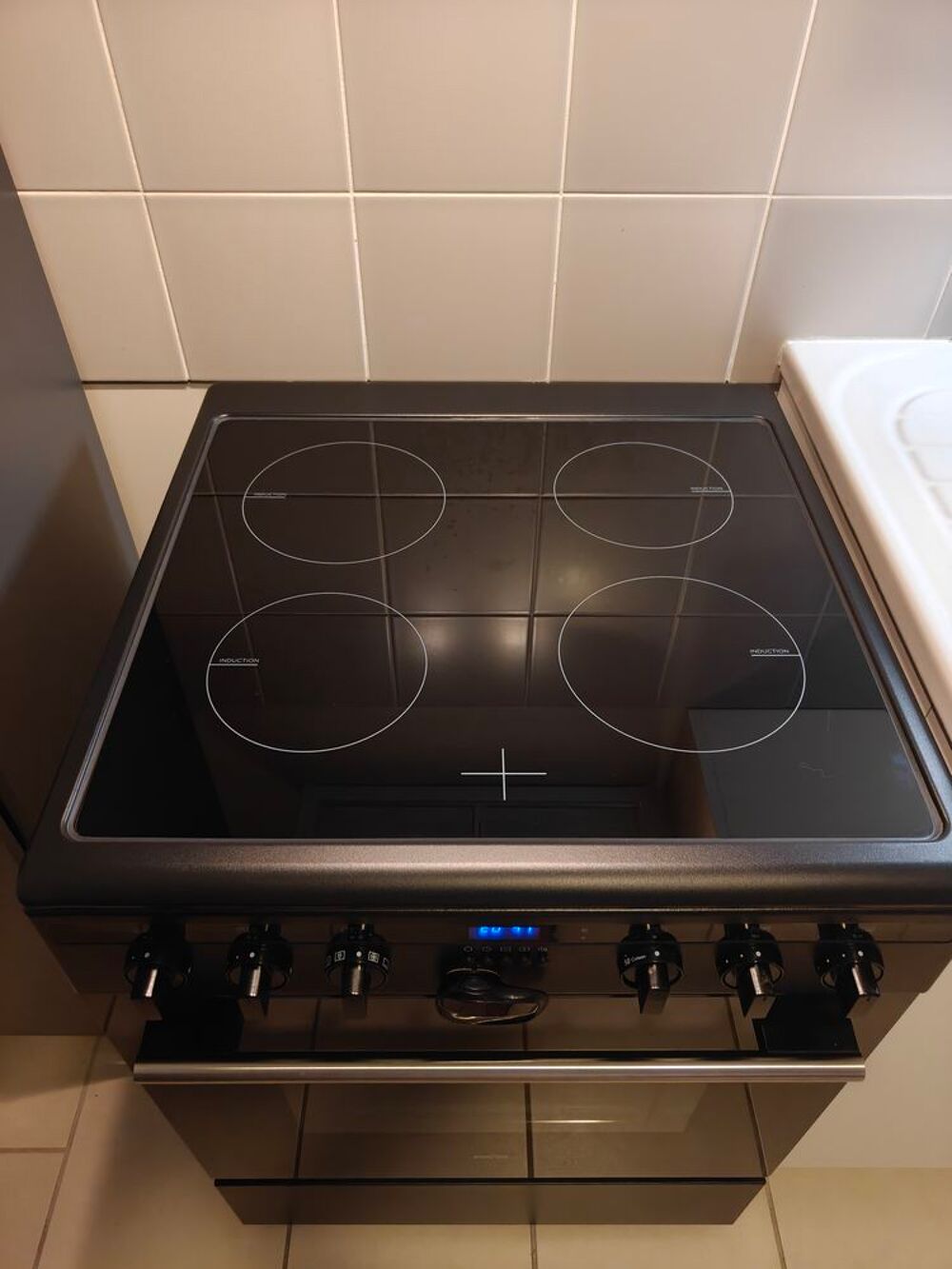 Cuisini&egrave;re induction FAR, 4 foyers + four 70L / Facture Electroménager
