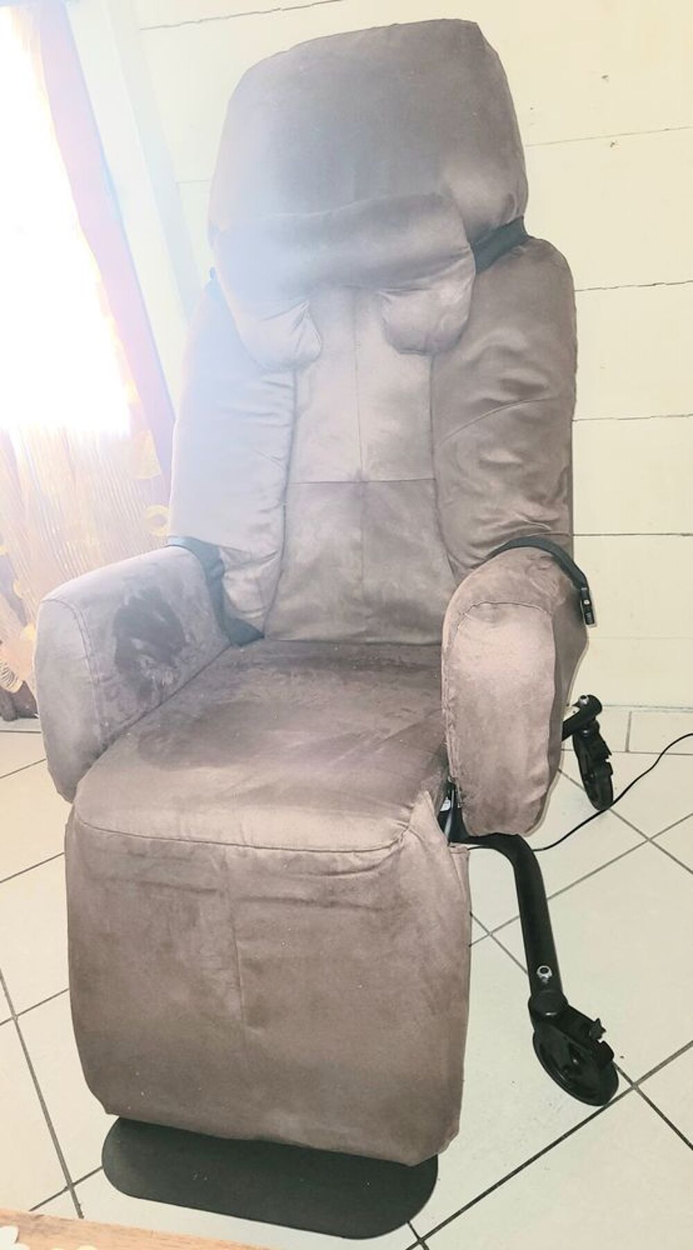 Fauteuil m&eacute;dicalis&eacute; Meubles