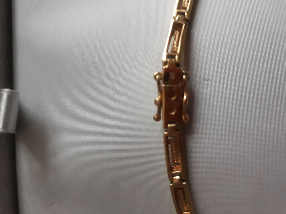 Collier ras de cou Bijoux et montres