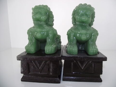 LIONS GARDIENS SONT HABITUELLEMENT REPRESENTES PAR COUPLE . 60 Neuilly-Plaisance (93)